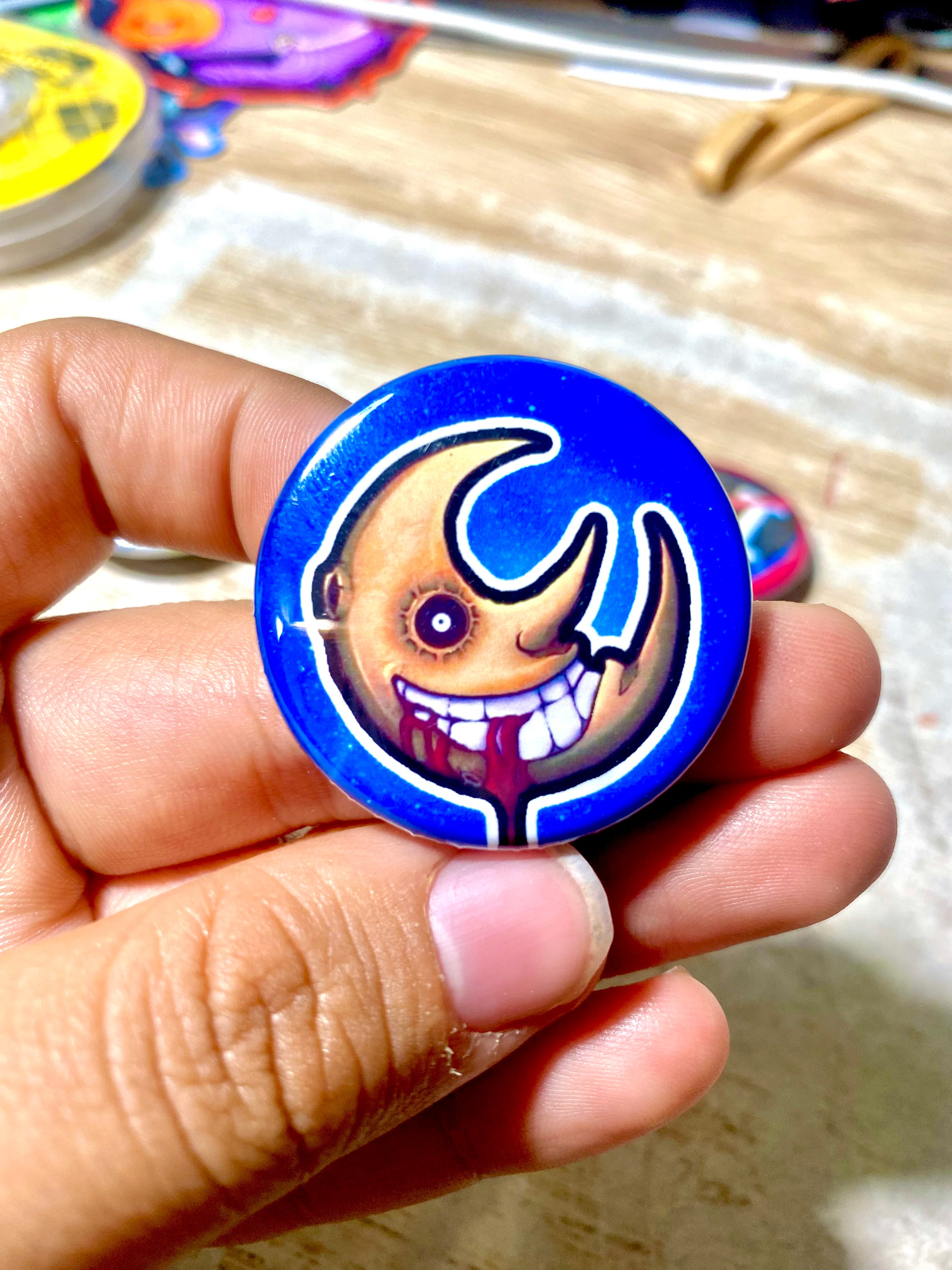 Moon Pin